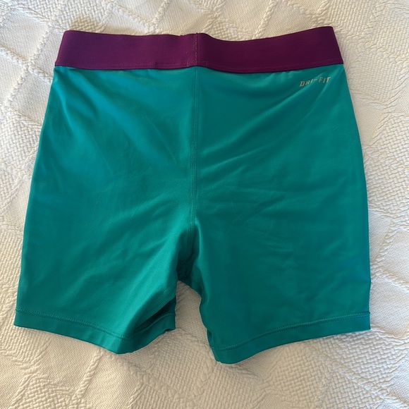 Nike Pro - Child L - Picture 2 of 3